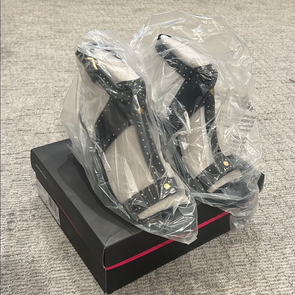 Vince Camuto Faunie Sandal Black 11 - Picture 2 of 5